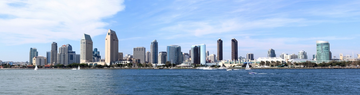 Panorama von Downtown San Diego Skyline (GKSD / stock.adobe.com)  lizenziertes Stockfoto 
Información sobre la licencia en 'Verificación de las fuentes de la imagen'